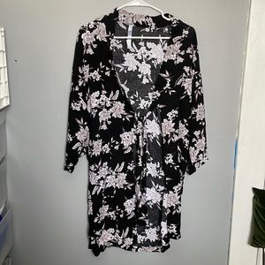 Spiritual Gangster OS tie open front floral rayon kimono wrap resort white lotus